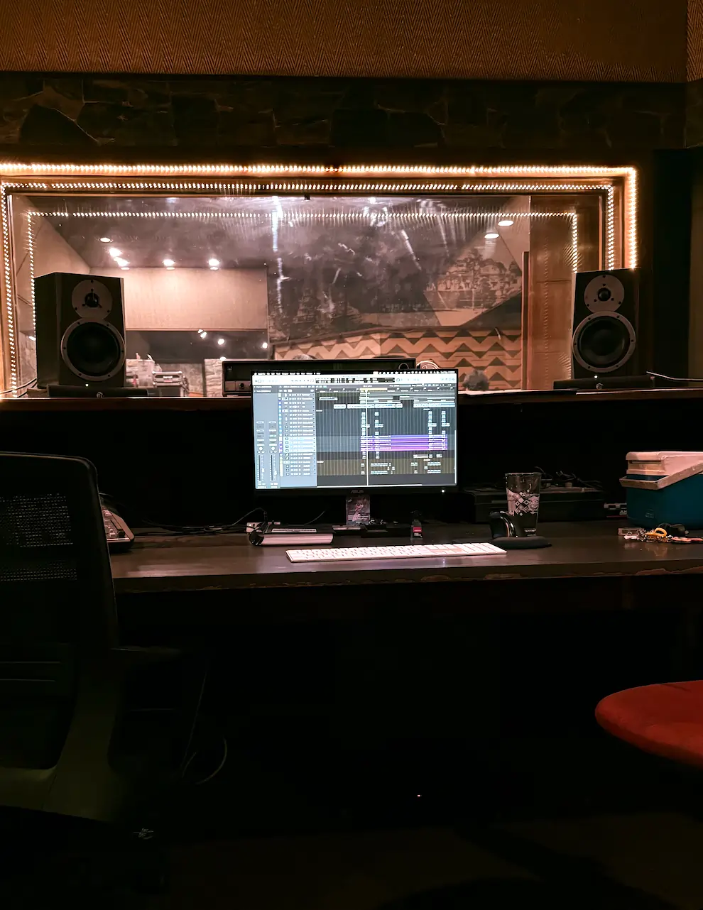 Sala de grabación de Phantom Records durante la sesión de preproducción